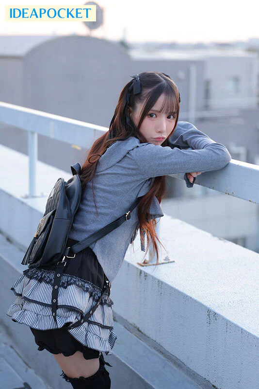 【VR】被害妄想、共依存、予測不能な感情のアップダウン… 危険、ヤバイ、めんどうくさい リスクしかないのに抱きたいと思わせる ビジュ最強メンヘラ地雷女の究極形態が 目の前にいる佐々木さき - 画像1
